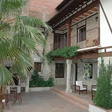 Balcones De La Фермерский дом