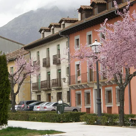 Balcones De La Фермерский дом