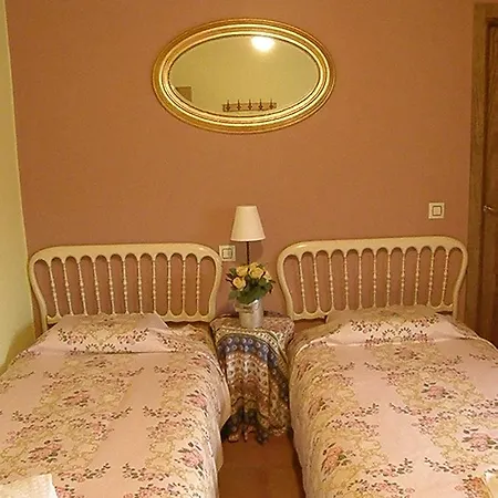 Balcones De La Фермерский дом